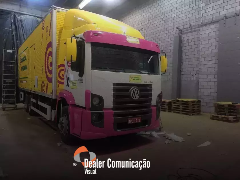 Envelopamento automotivo em veículo no Mandi, Itaquaquecetuba/SP