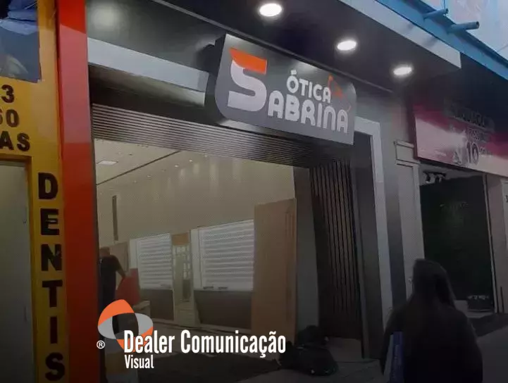 Fachada em ACM em destaque para empresa em Itaquaquecetuba/SP