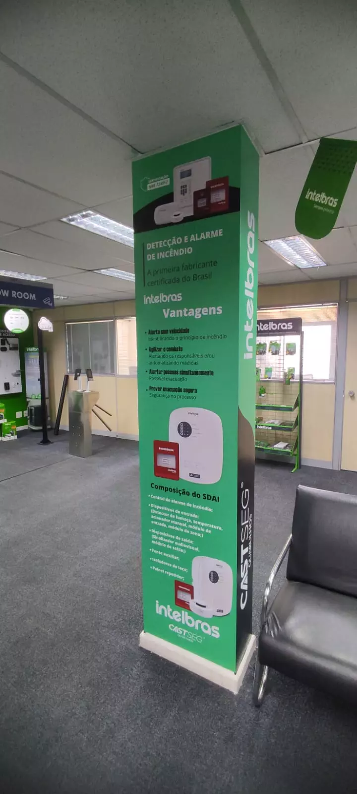 Fachada comercial recém instalada pela Dealer Visual em São Paulo